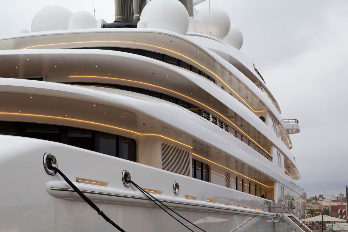 Yacht Charter SEO: Why Low-Volume Searches Win More Bookings